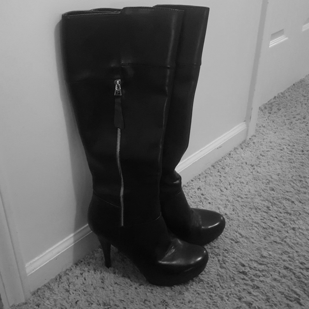 High heel boots